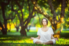 城市自行车节倡导低碳出行与运动结合，低碳出行骑自行车活动